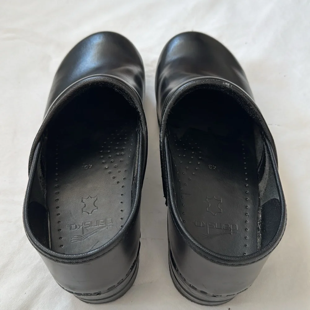 Dansko excellent scuffs