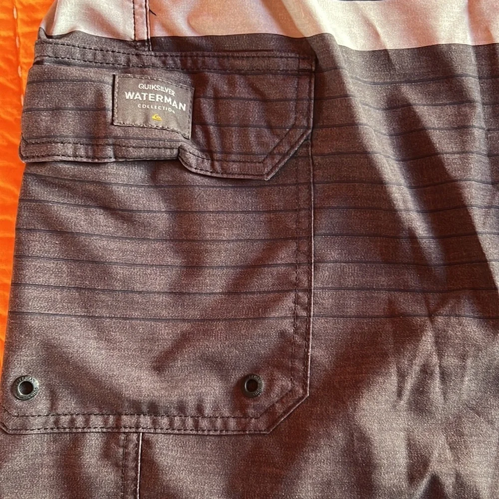 Quiksilver trunks pockets