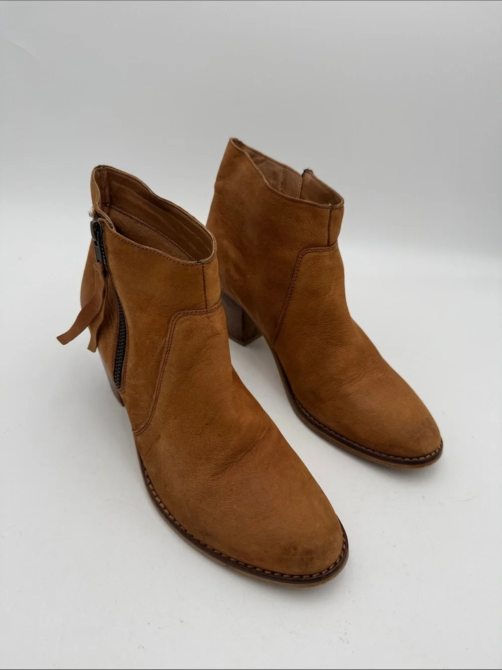 American Eagle Outfitters classic tan