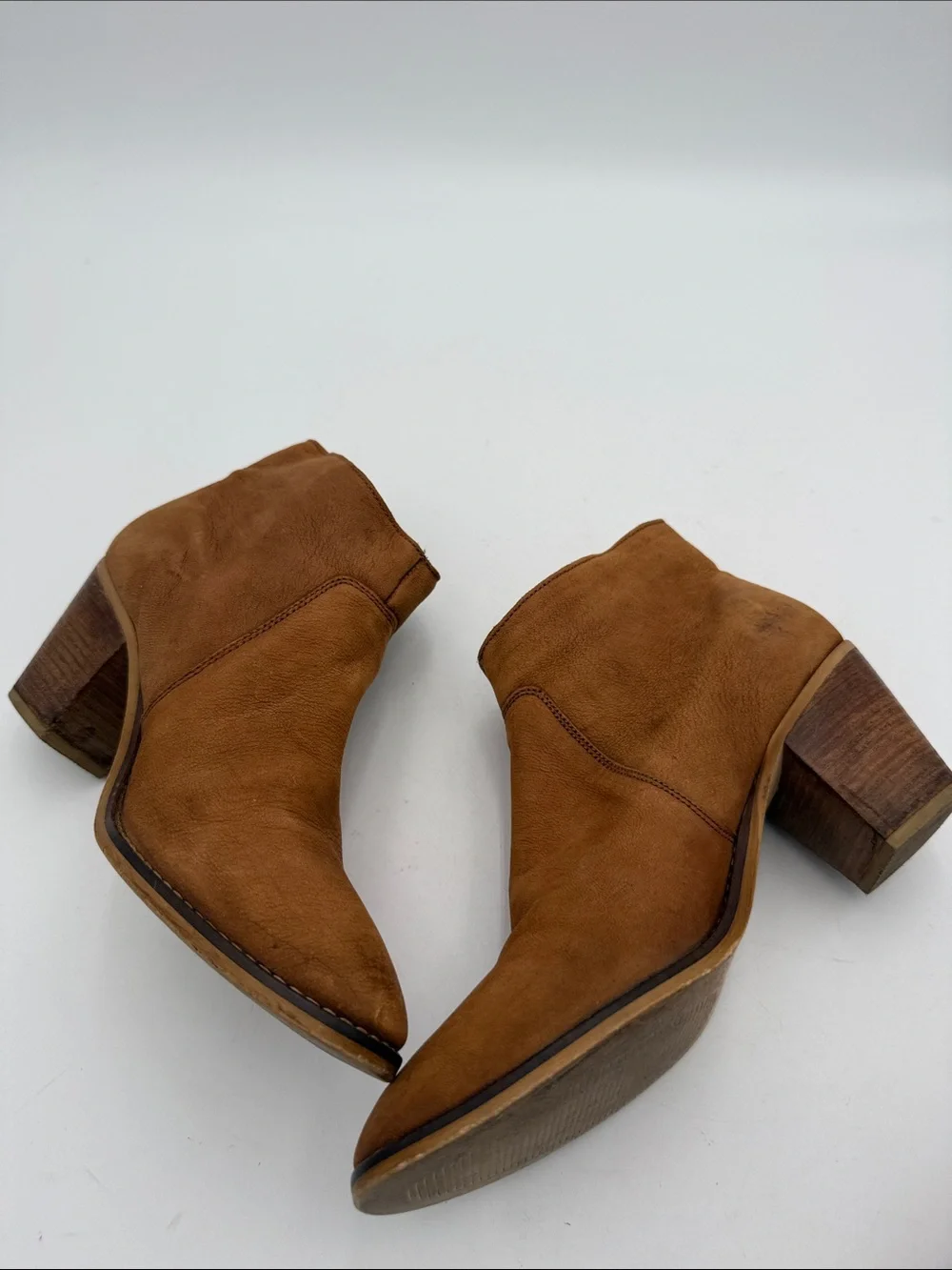 American Eagle Outfitters classic tan
