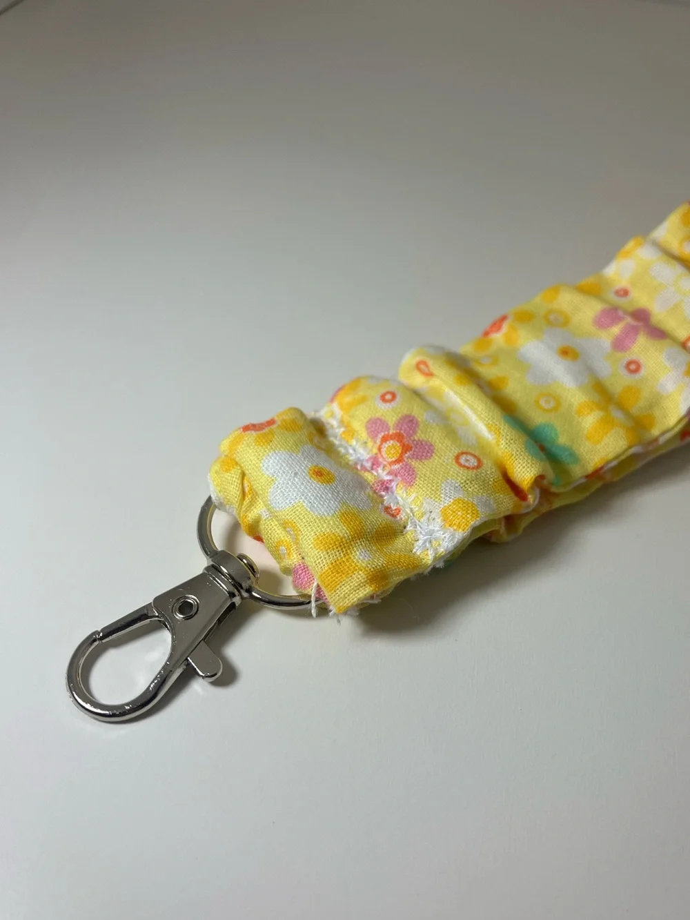 Daisymaeshop floral scrunchie wristlet. Handmade by me. In retro floral