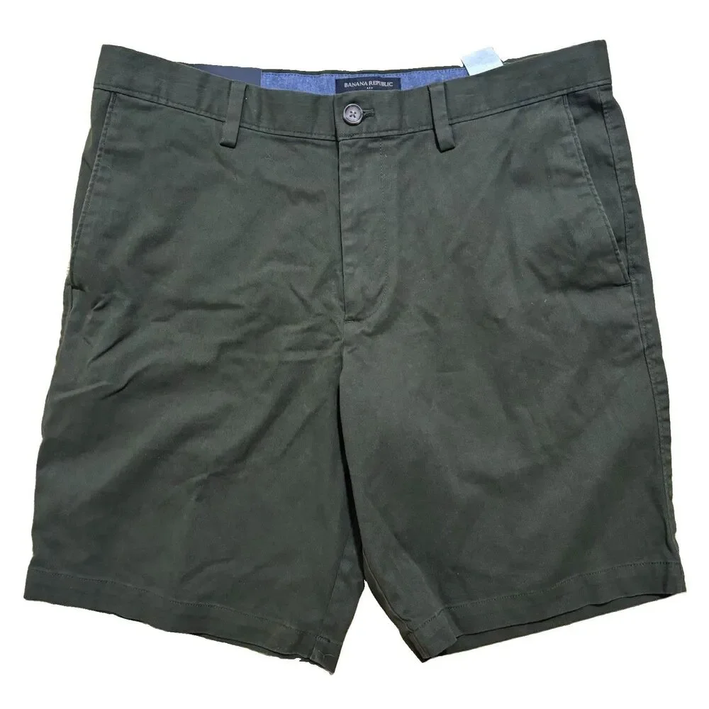 Banana Republic Aiden Shorts Men’s Sz 34 Slim Fit Green Chino 10” Inseam NWT
