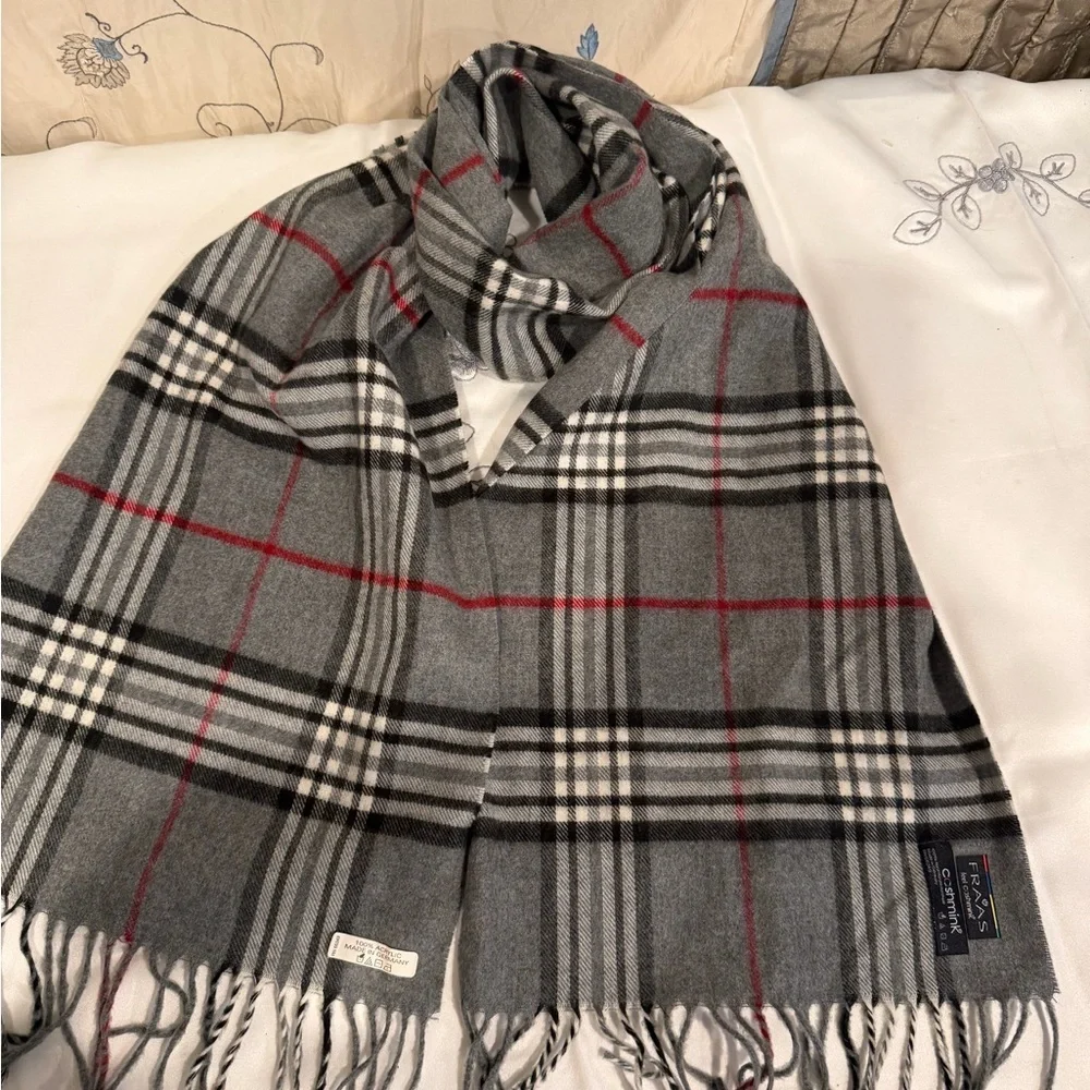 Fraas elegant checkered