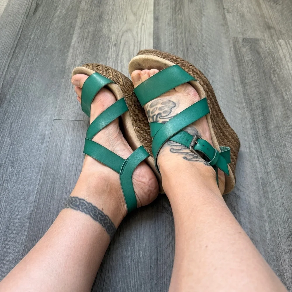 Daytrip moonstone wedge