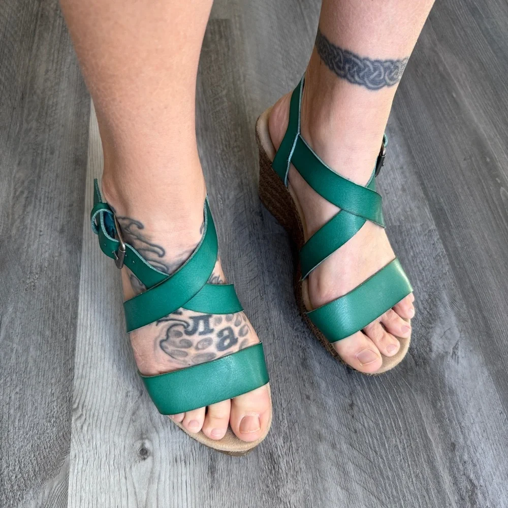 Daytrip moonstone wedge