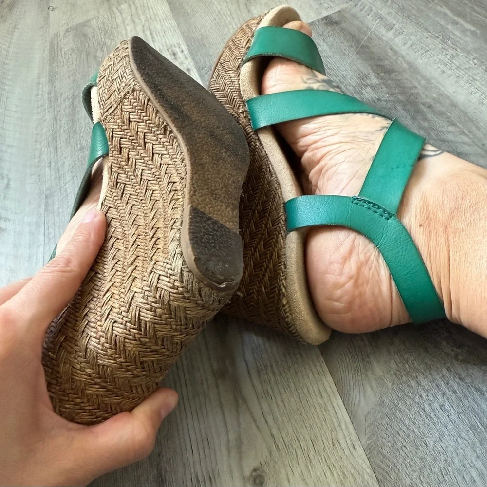 Daytrip moonstone wedge