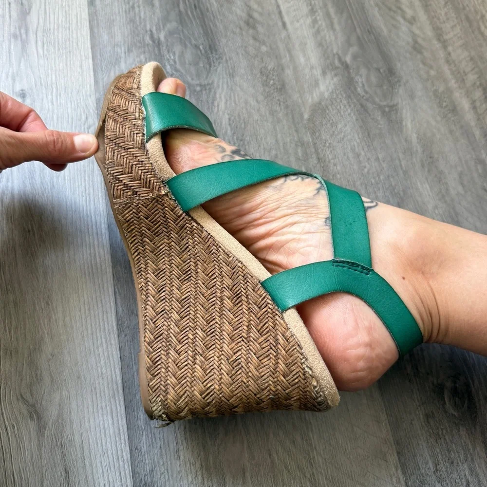 Daytrip moonstone wedge