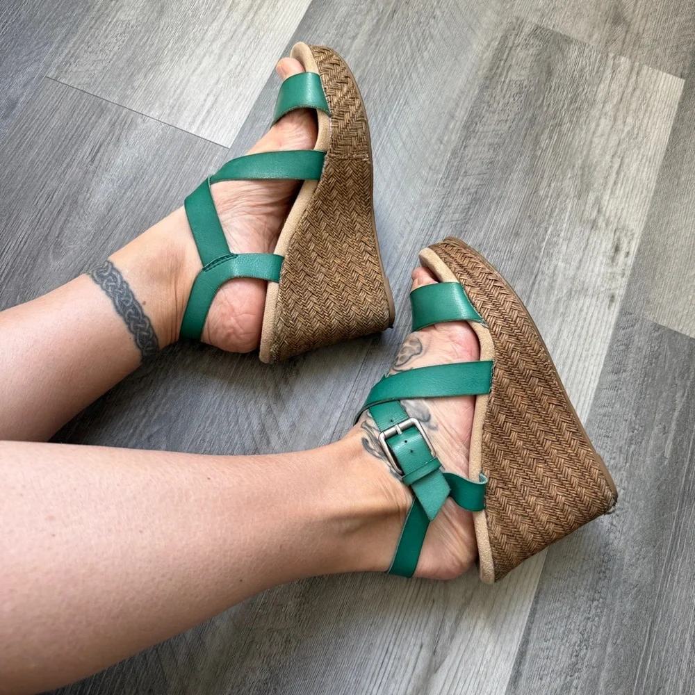 Daytrip moonstone wedge
