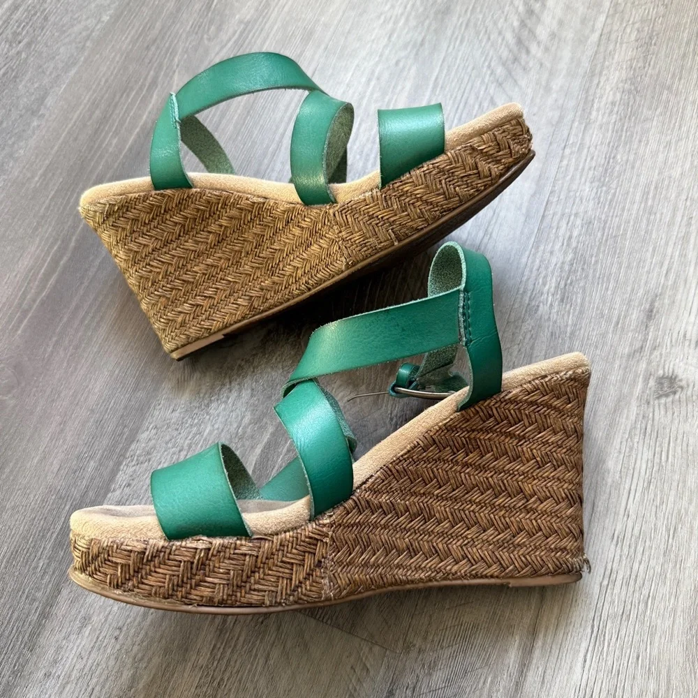 Daytrip moonstone wedge