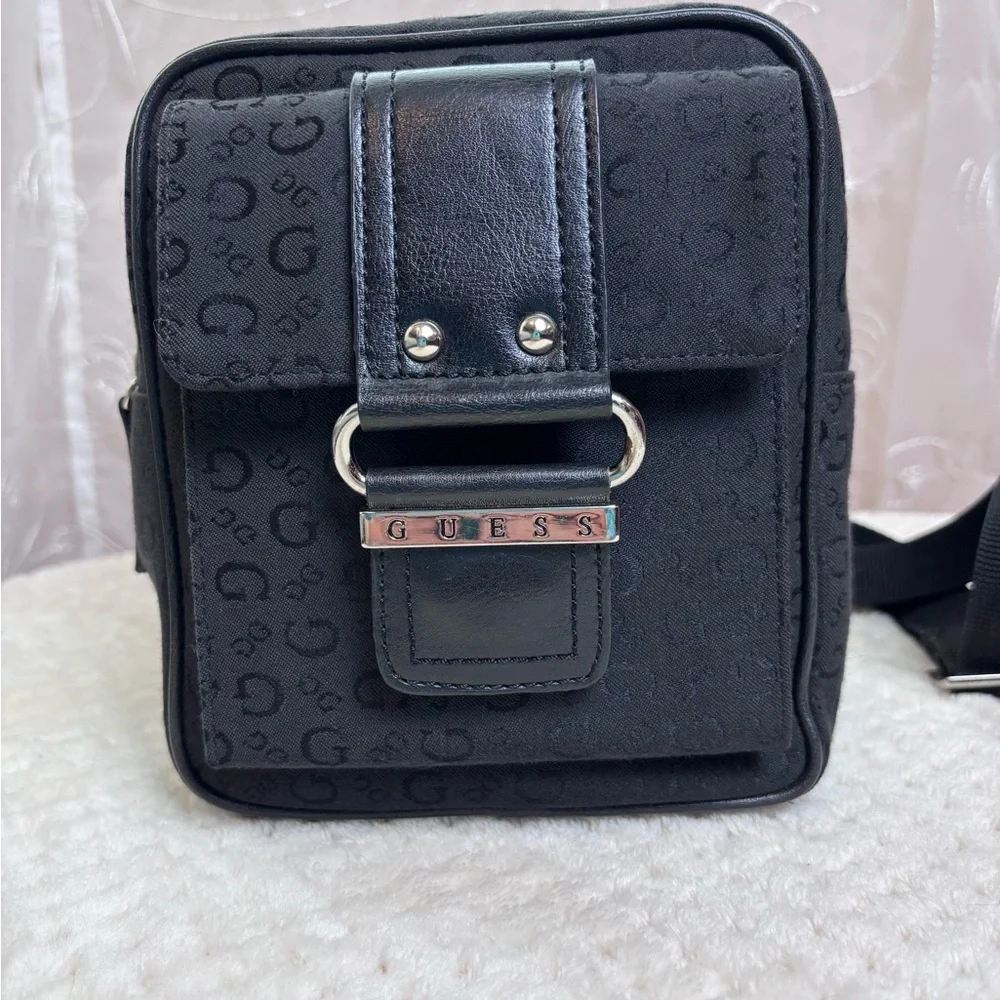 Guess compact mini