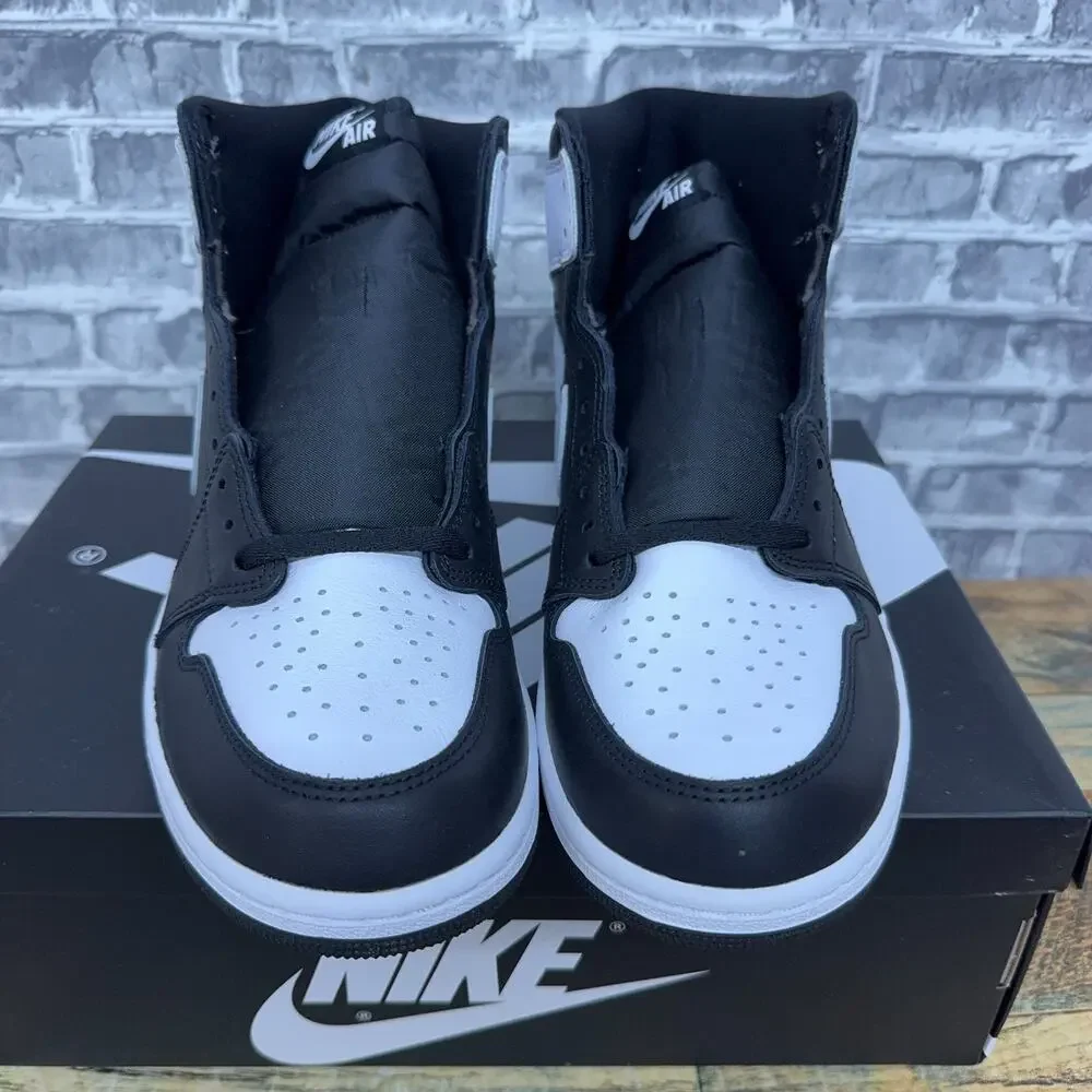Nike Air Jordan 1 Retro High OG Black / White - White DZ5485-010 Mens Size 8.5