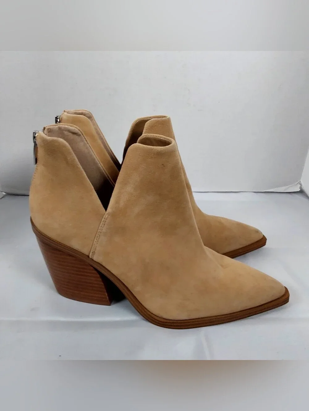 Vince Camuto vince camuto