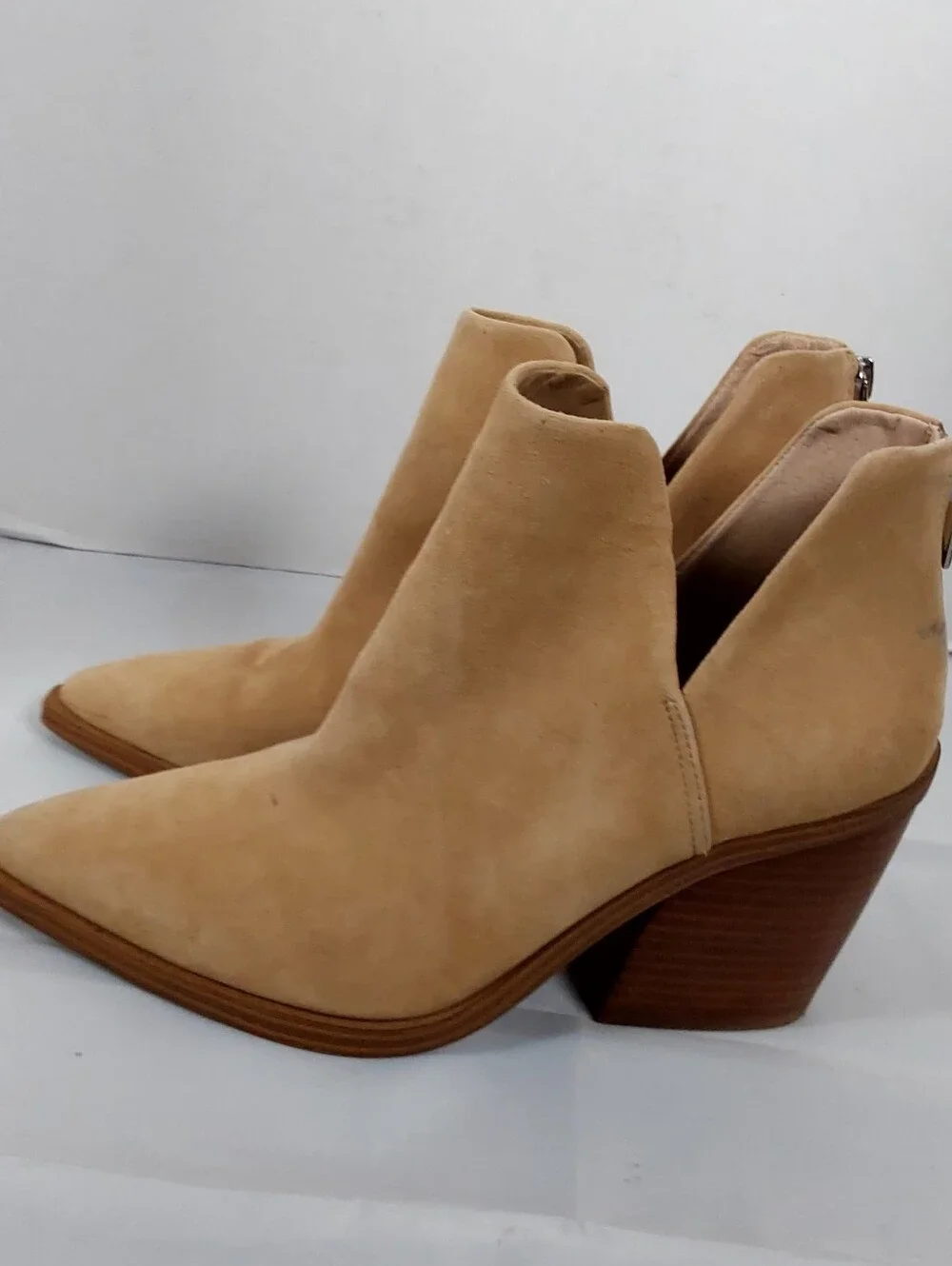 Vince Camuto vince camuto