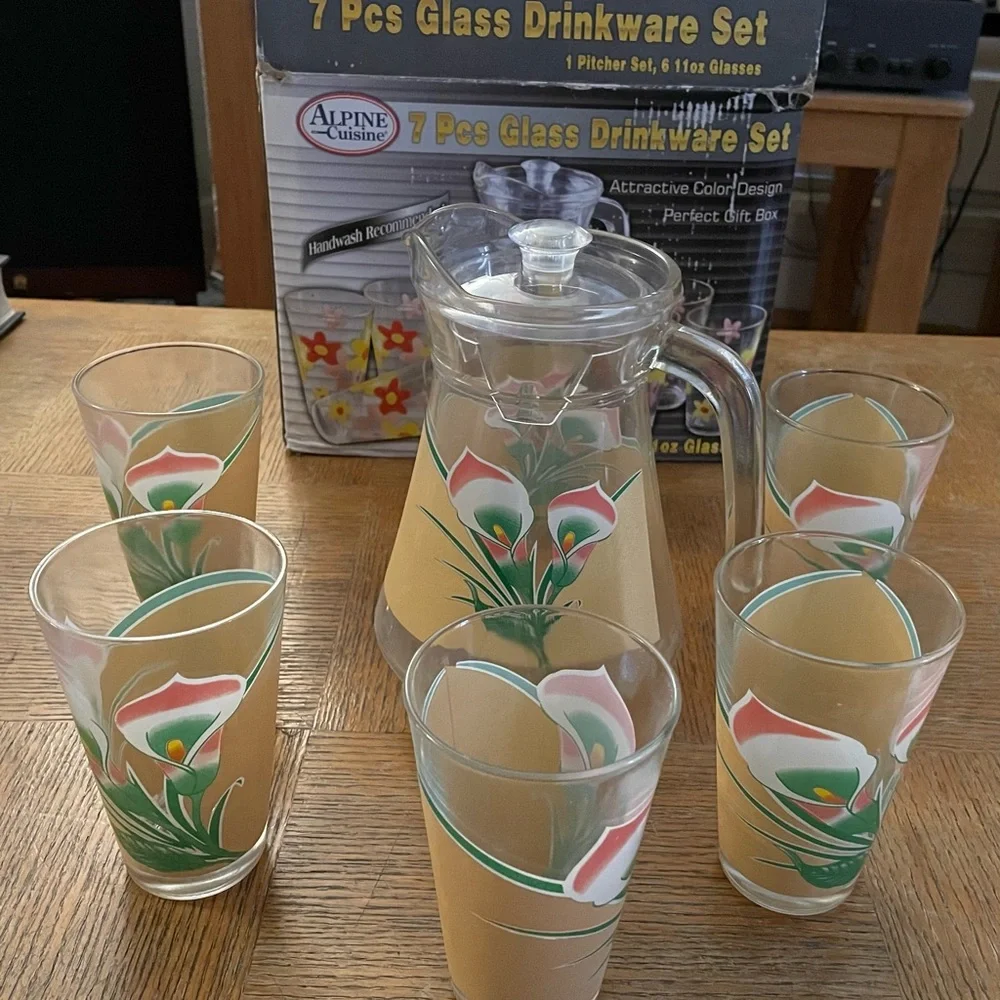 NWT Alpine Cuisine 7 pieces floral glass drinkware set: pitcher & 6 glasses