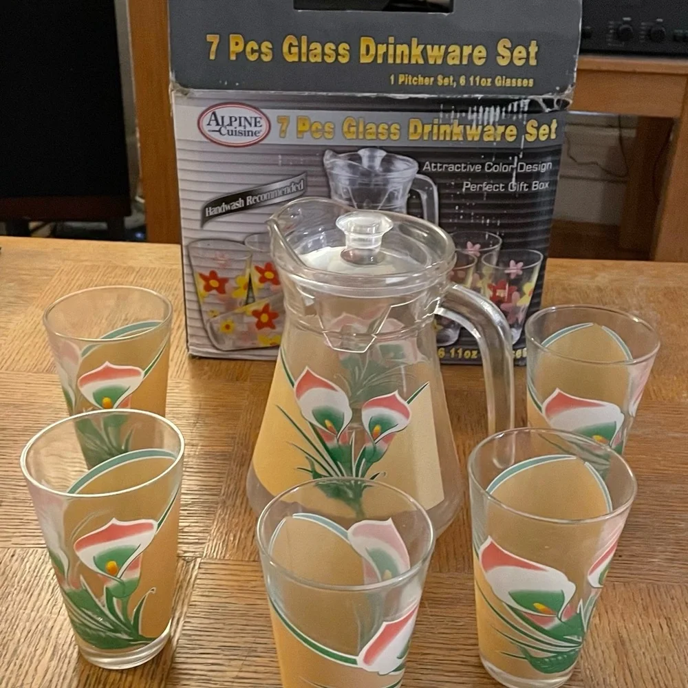 NWT Alpine Cuisine 7 pieces floral glass drinkware set: pitcher & 6 glasses