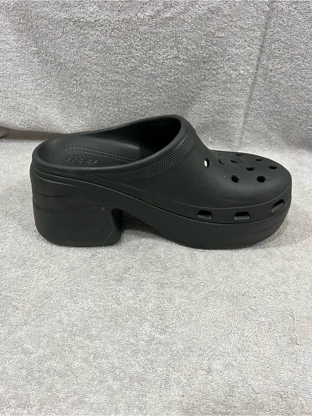CROCS siren clog