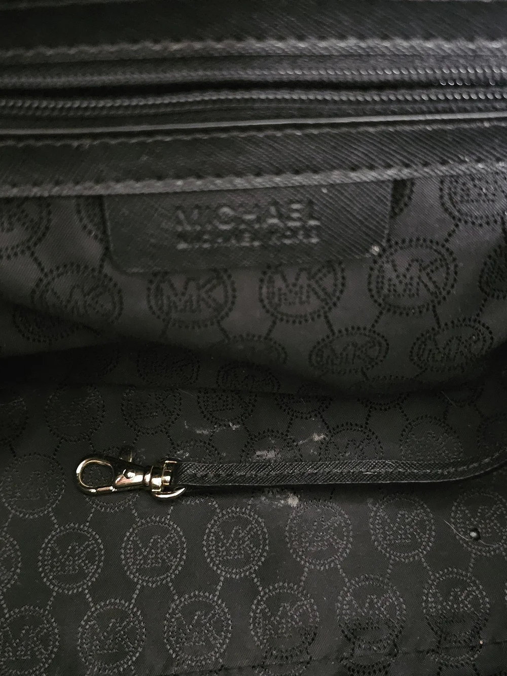 Michael Kors Selma Medium Saffiano Leather Satchel - Black (with Strap)