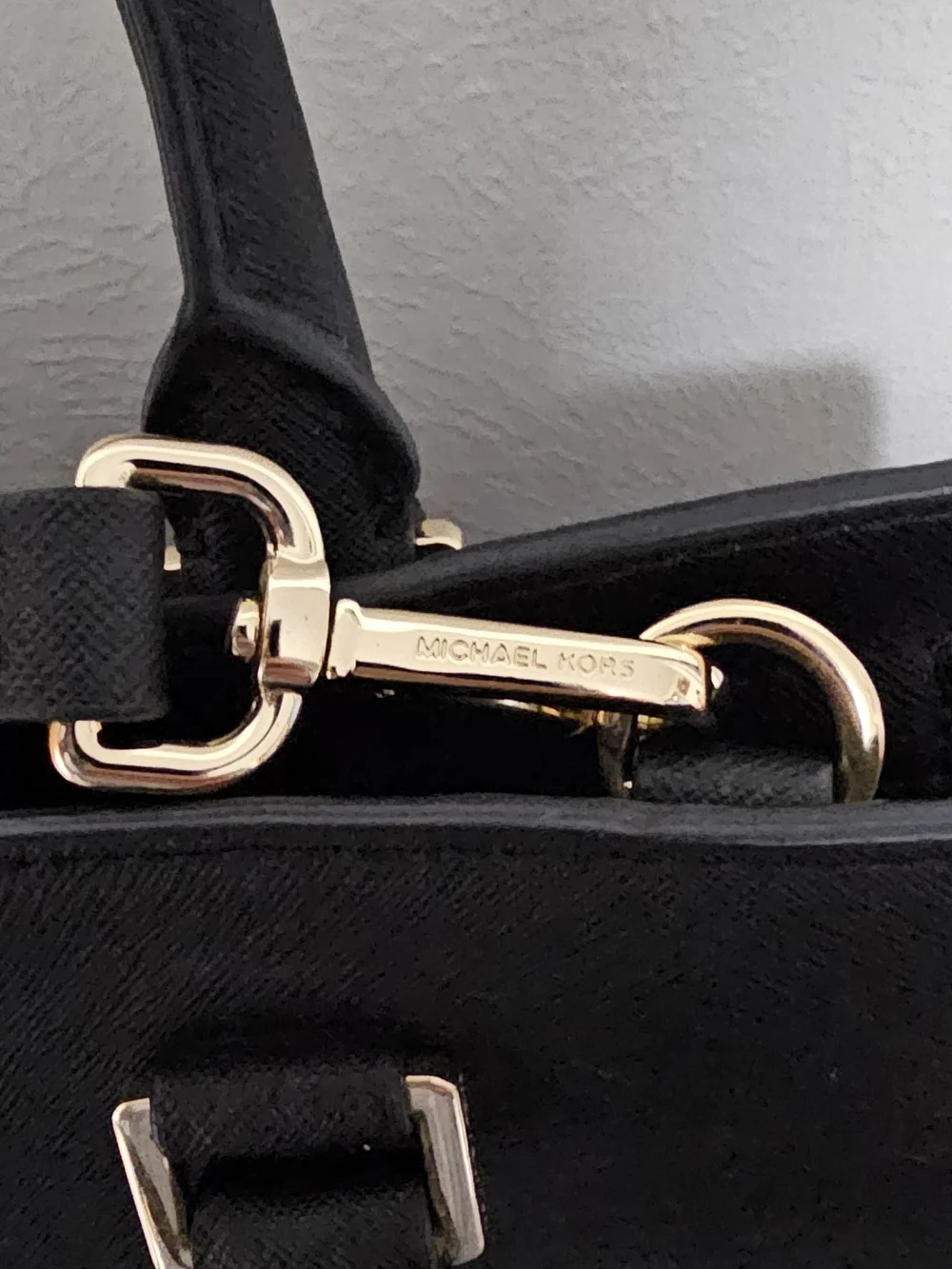Michael Kors Selma Medium Saffiano Leather Satchel - Black (with Strap)