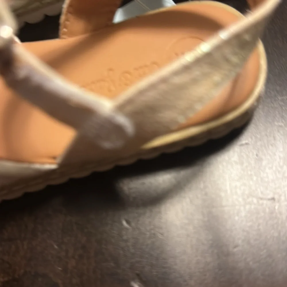 NWT Cat and Jack Toddler Girls Chloe White Iridescent Sandals!