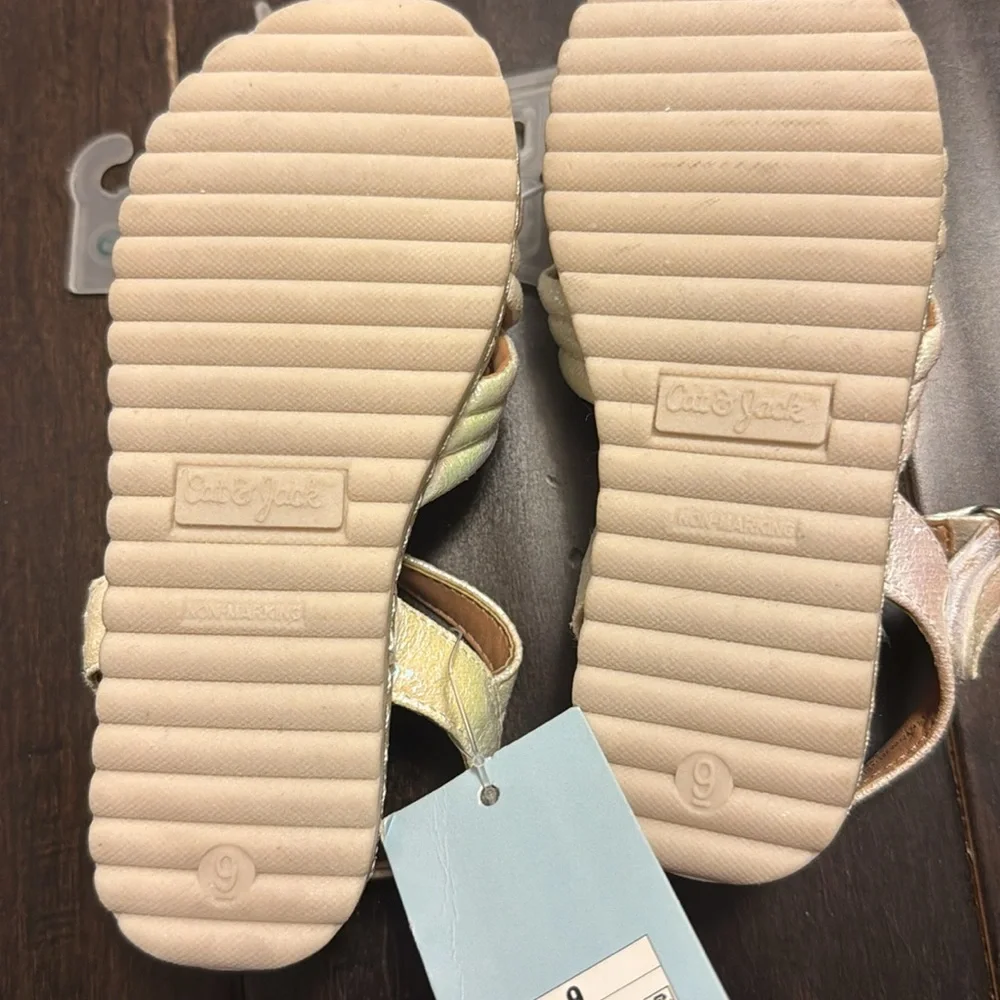 NWT Cat and Jack Toddler Girls Chloe White Iridescent Sandals!