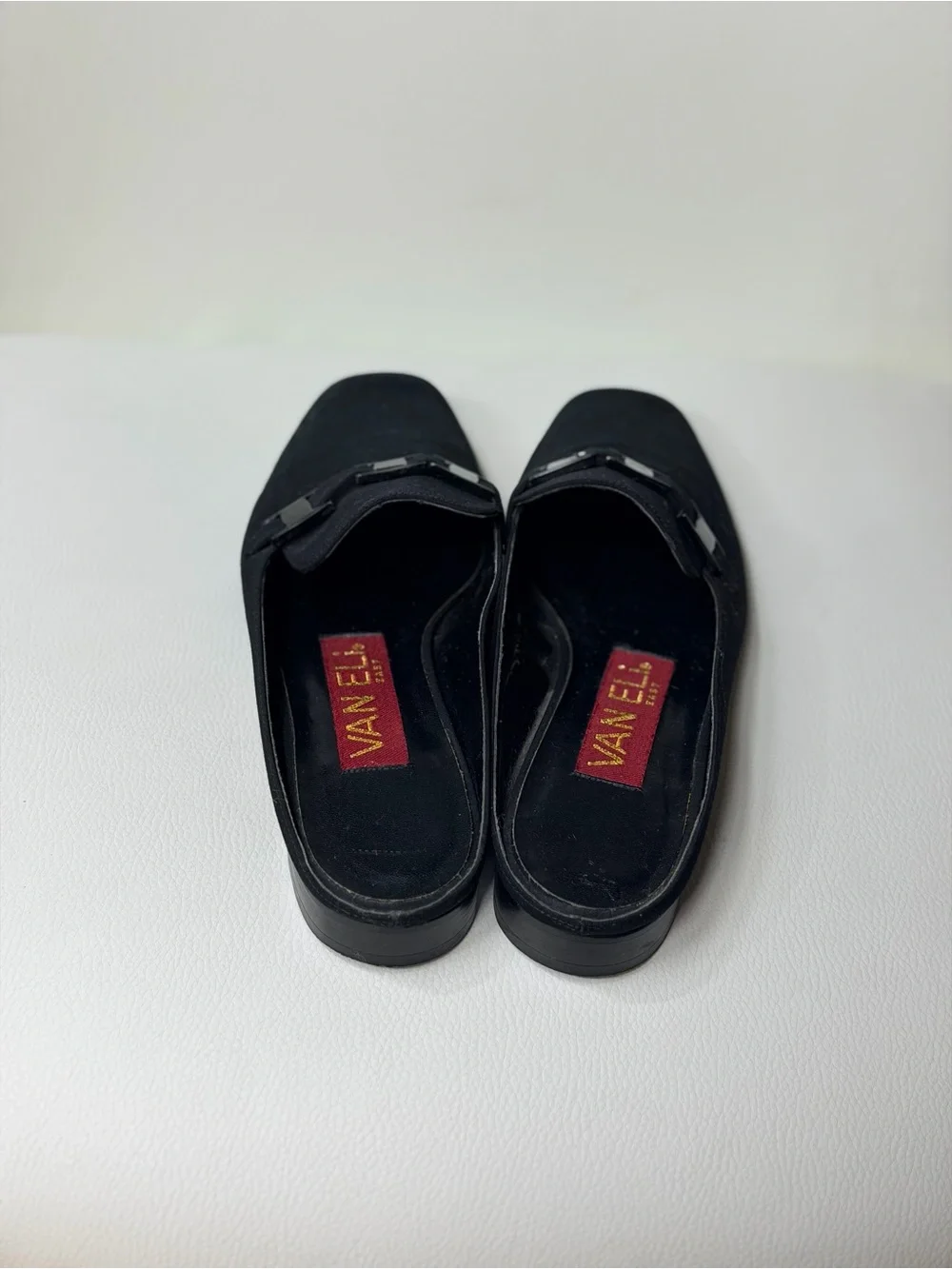 Vaneli sleek black