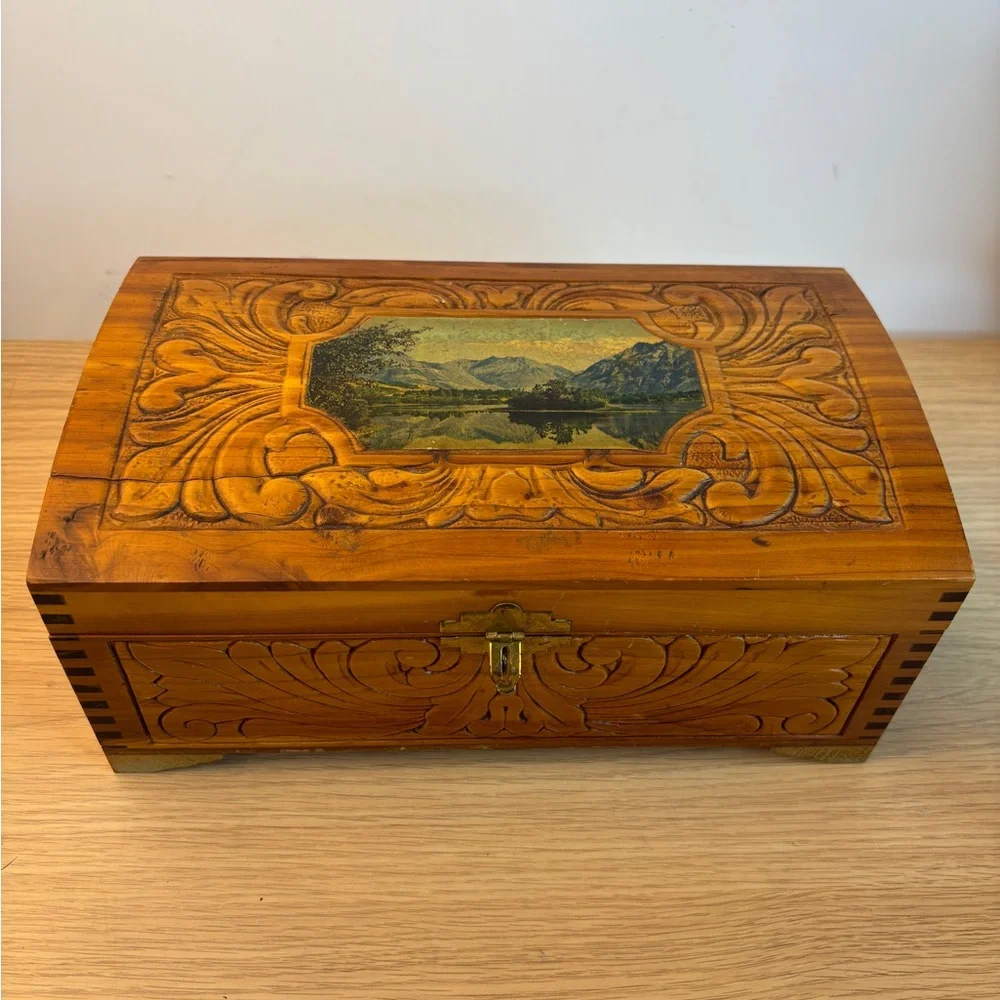 Vintage Hand-Carved Wooden Dovetail  Box Scenic Inlay Mirror -‎ Honey Brown