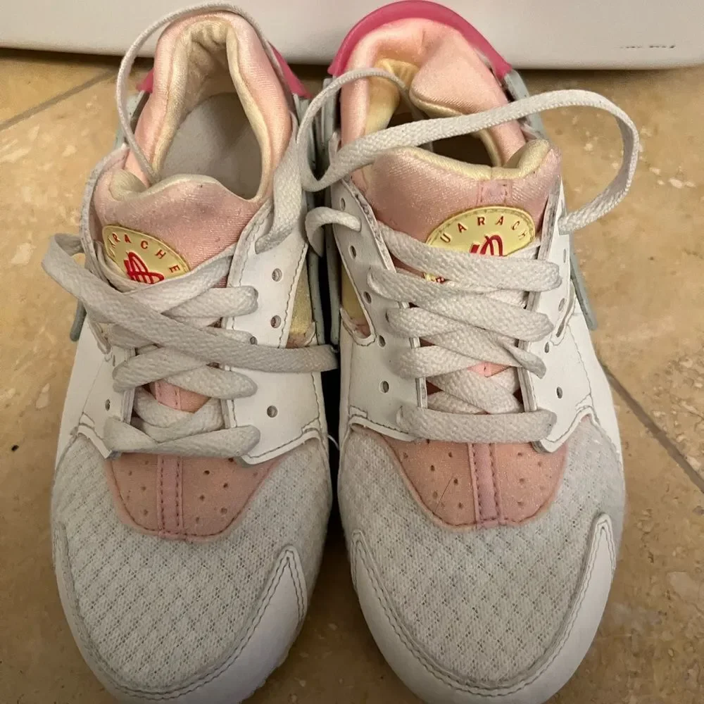 BIG KIDS' NIKE HUARACHE RUN CASUAL SHOES 3.5