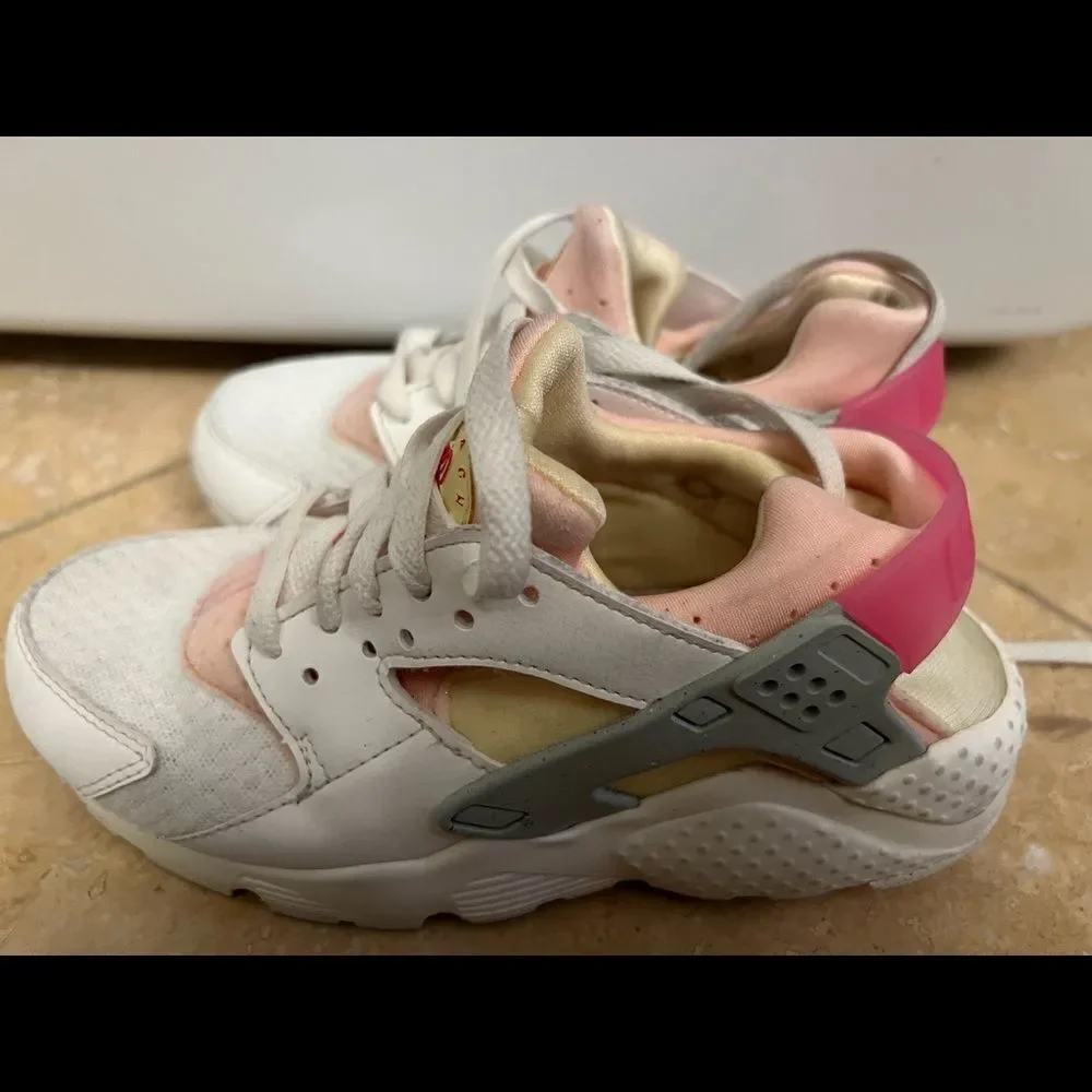BIG KIDS' NIKE HUARACHE RUN CASUAL SHOES 3.5