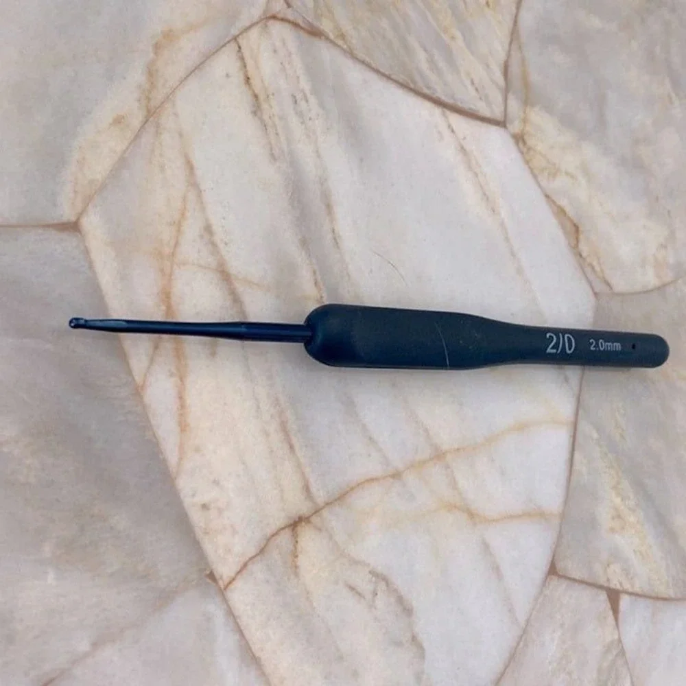 Crochet Needle Black 2.0 mm