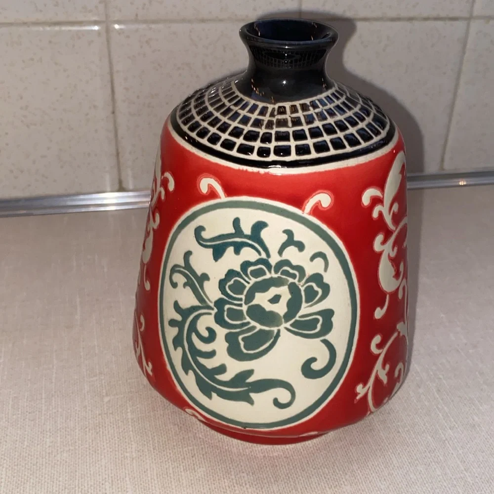 Pier 1 Imports Oriental Boho style Bud‎ Vase red black white