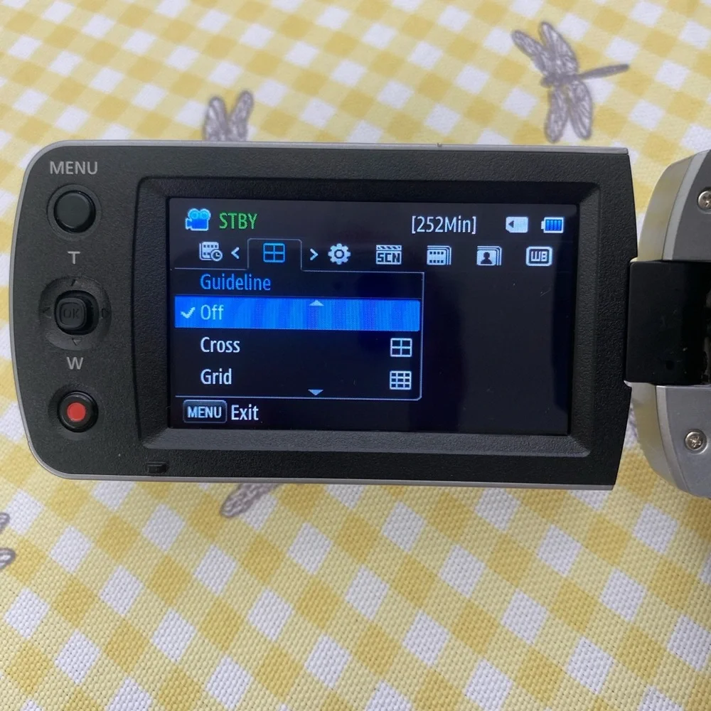 Samsung White 52x Zoom High Definition Handheld Camera/Camcorder HMX-F90