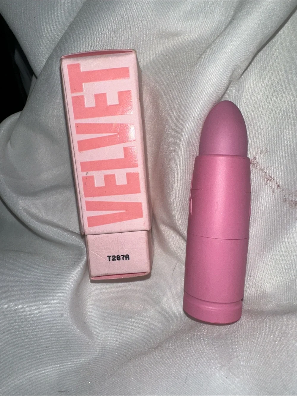 Jeffree Star bright pink