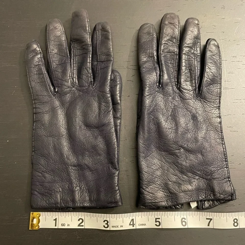 Vintage finger measurements fading