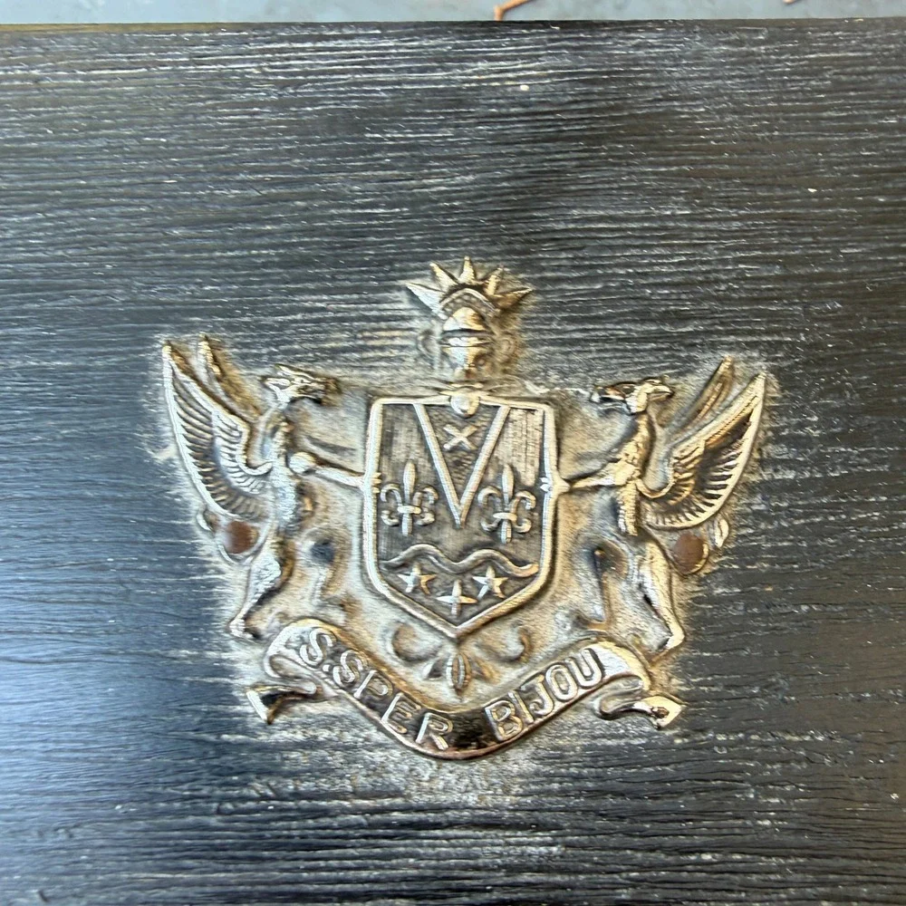 Unbranded crest aesthetic decorative