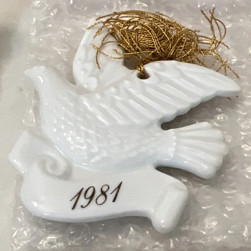 Avon vintage christmas