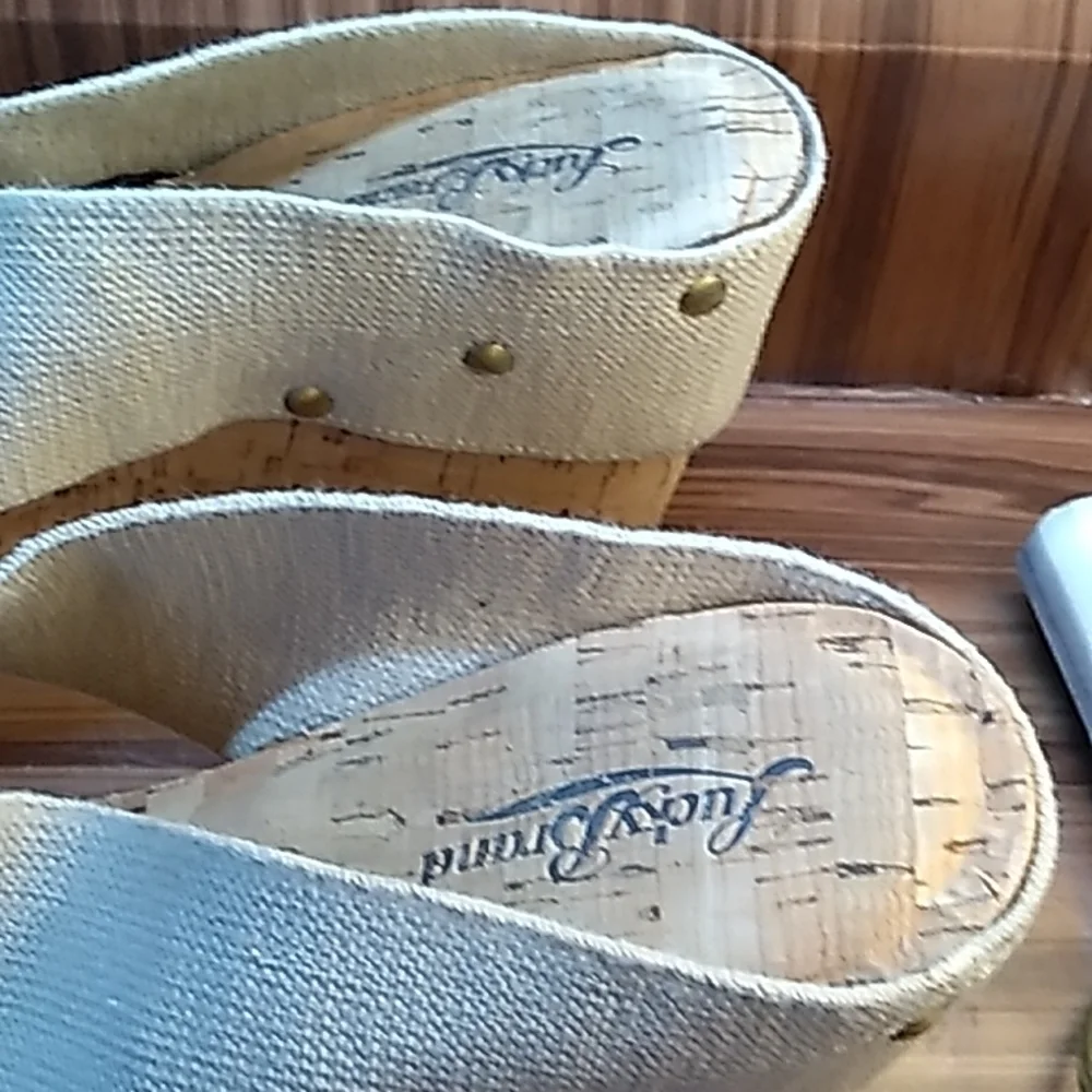 Lucky Brand great box