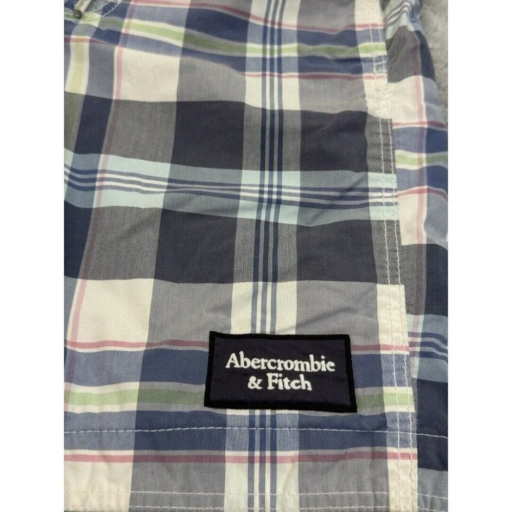 Abercrombie & Fitch experience beach