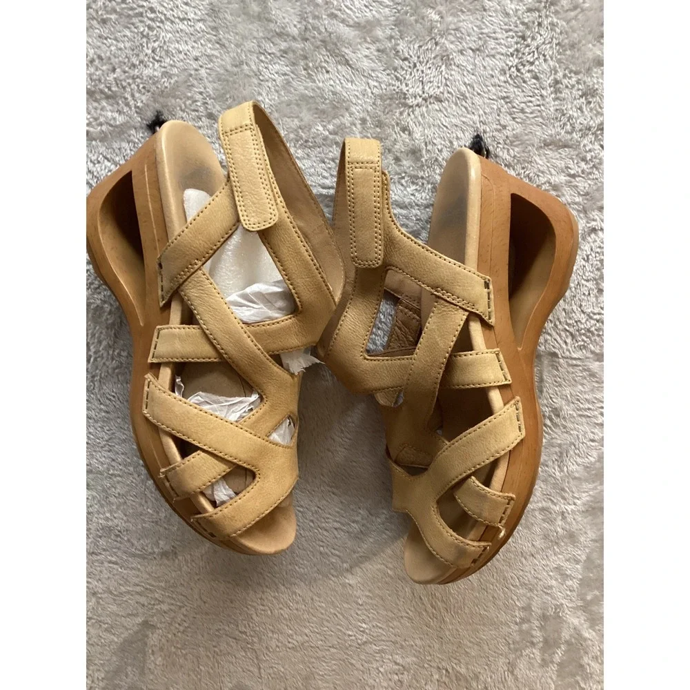 Dansko Size 41 Leather Wedge Sandals‎ Tan Strappy Wood Heel