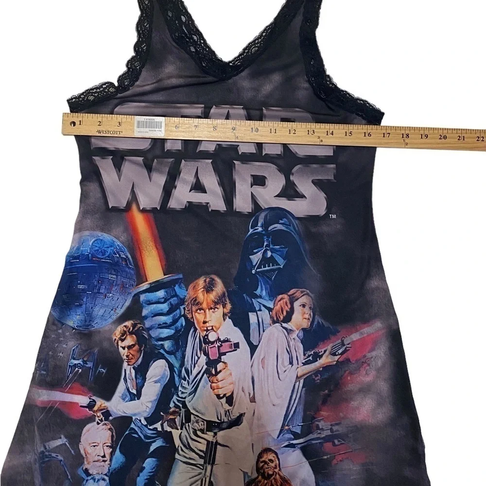 Kids Star Wars night gown size‎ 4-6.