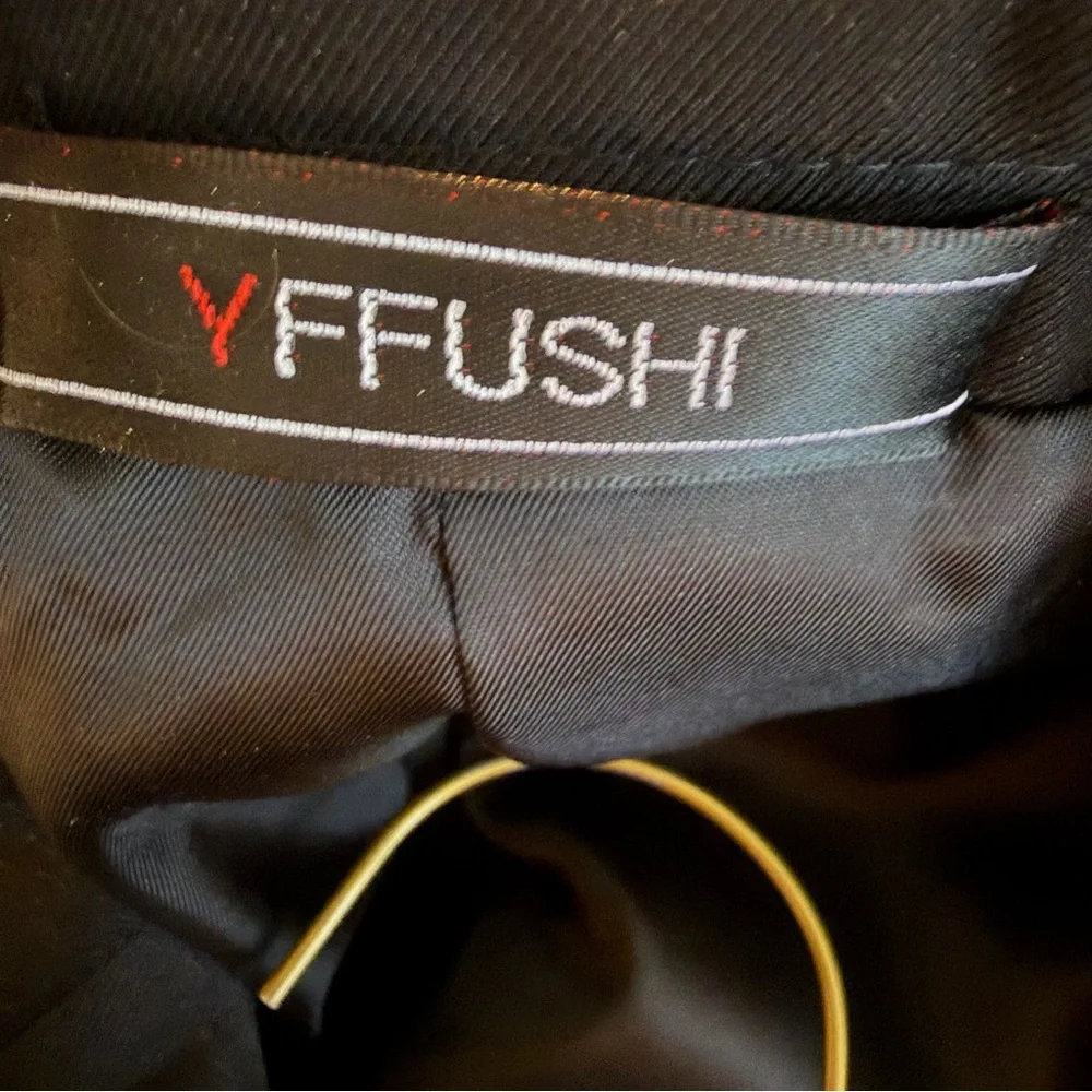 Yffushi questions leave