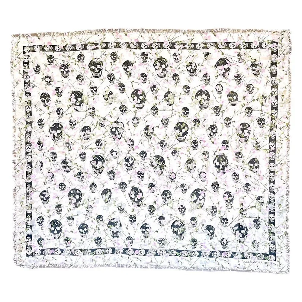ALEXANDER MCQUEEN Classic Skull-Print Frayed Scarf