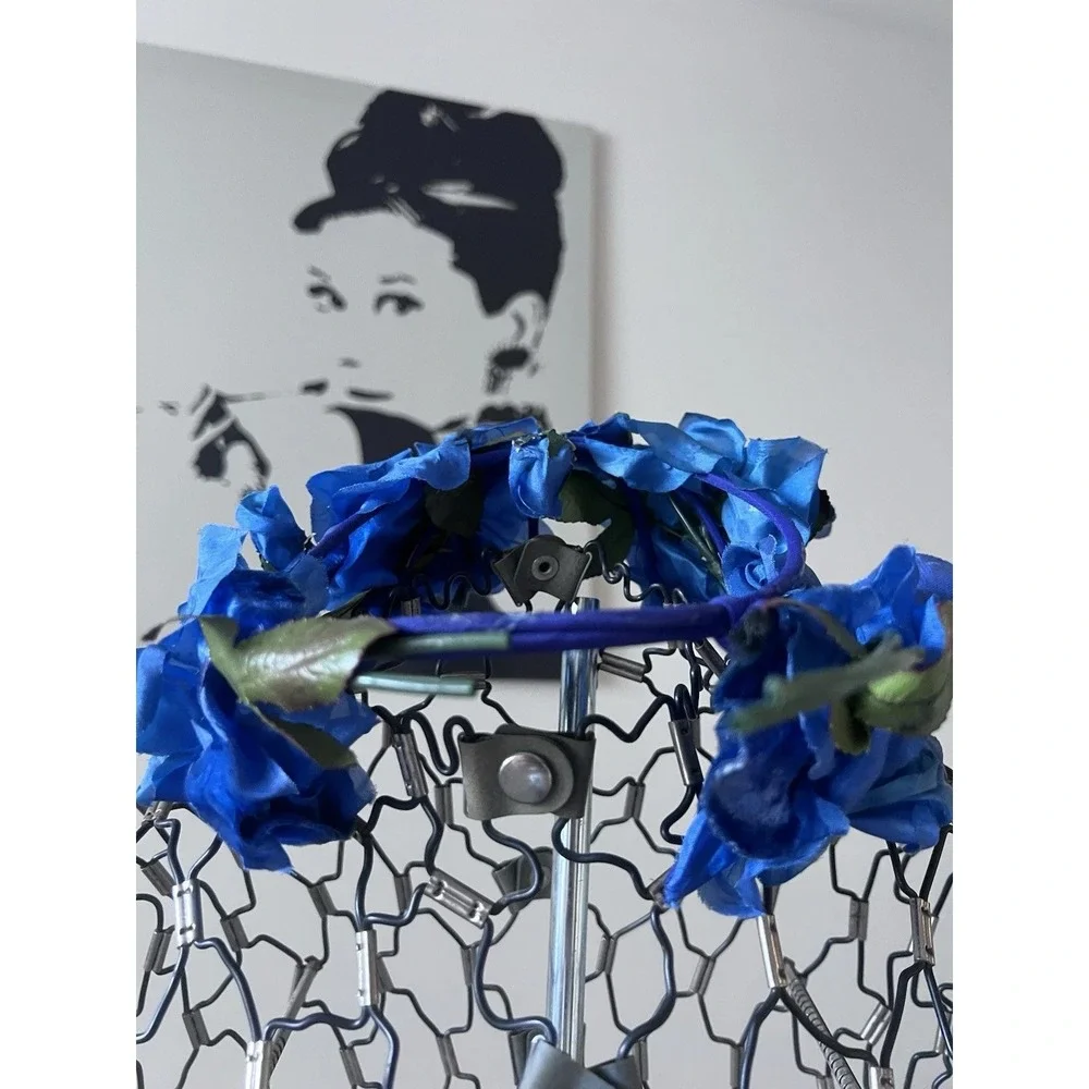 N/A vibrant blue