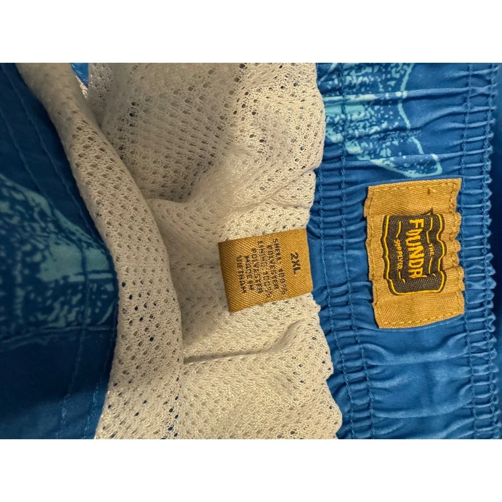 The Foundry Supply Co Mens 2XL Blue Shark Print Swim Trunks  Pocket Mesh  Lined‎