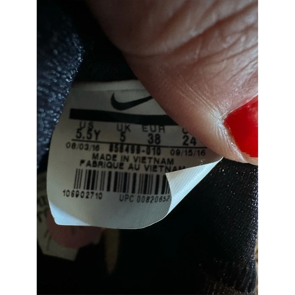 Nike excellent new