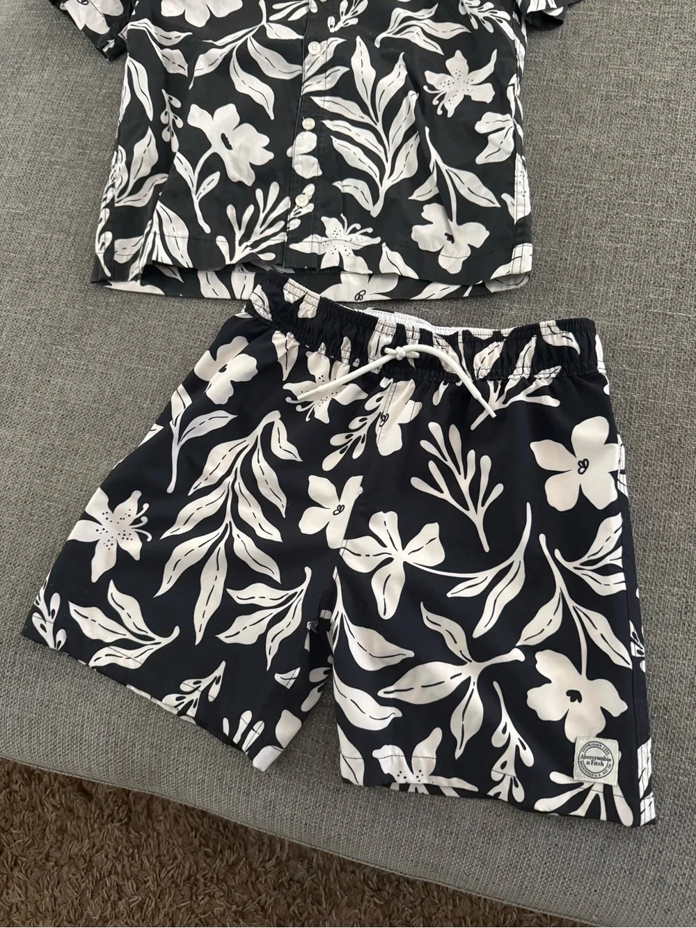 abercrombie kids Black & White set. Shorts are also a bathing suit! Size 9/10