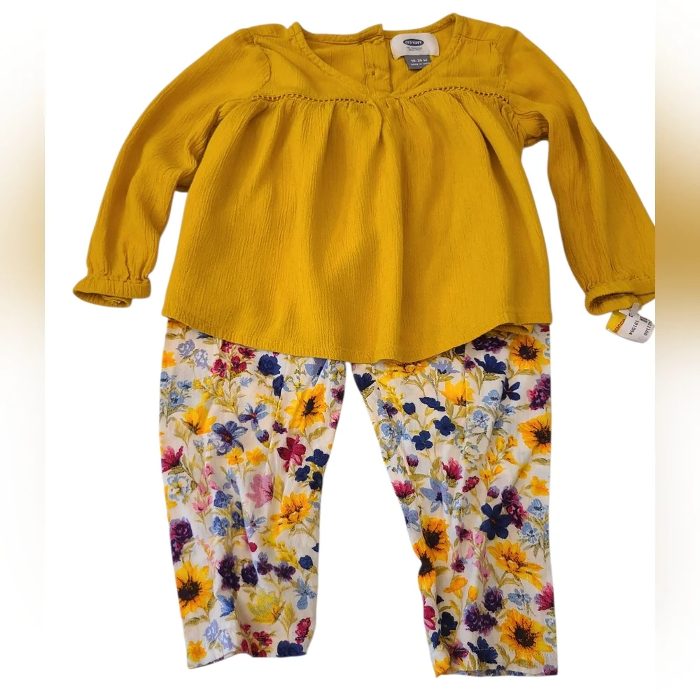 Old Navy Matched Set Pants And Long-Sleeved Top Gold And Floral Size 18 To 24 Mo