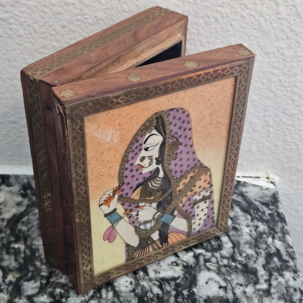 Vintage Indian Hand Painted Miniature Portrait Wood Jewelry Box‎ Brass Inlay 5x4
