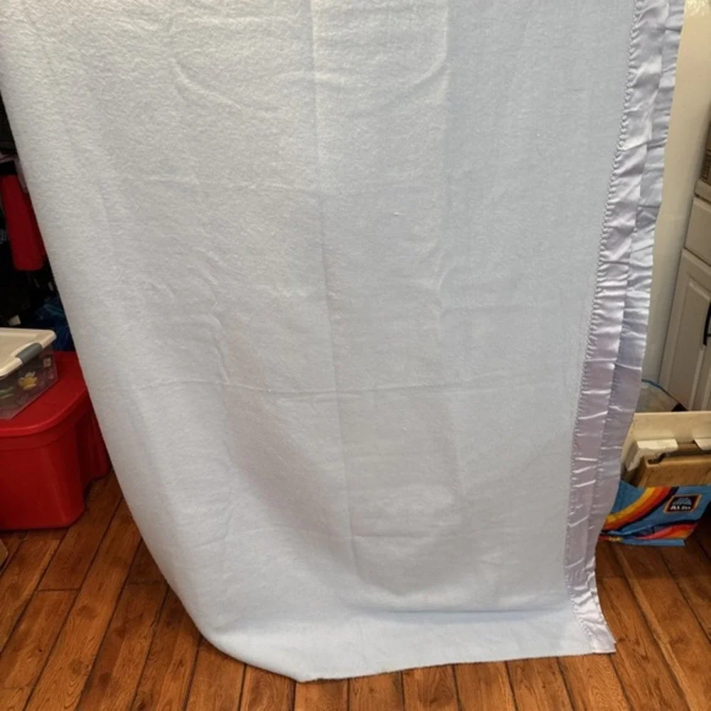 LULA S.‎ vintage acrylic QUEEN blanket blue Satin Trimmed