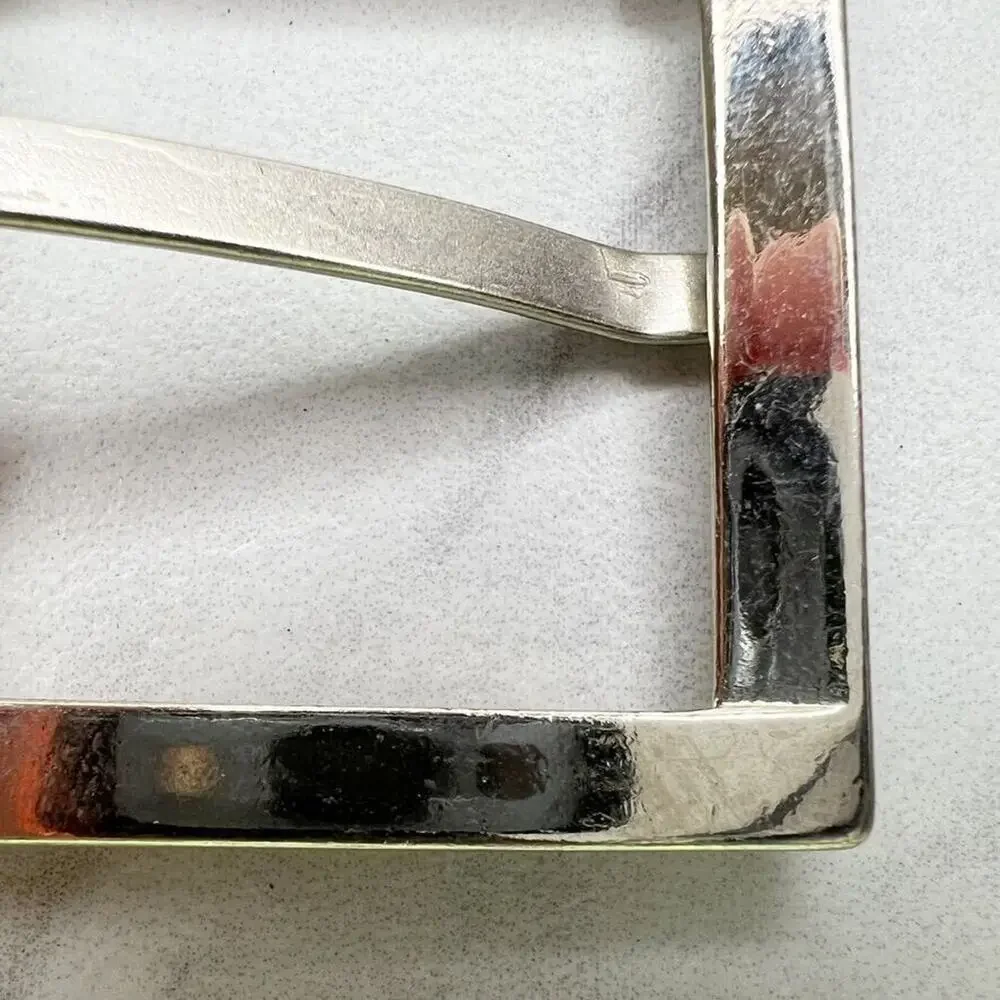 Unbranded silver tone