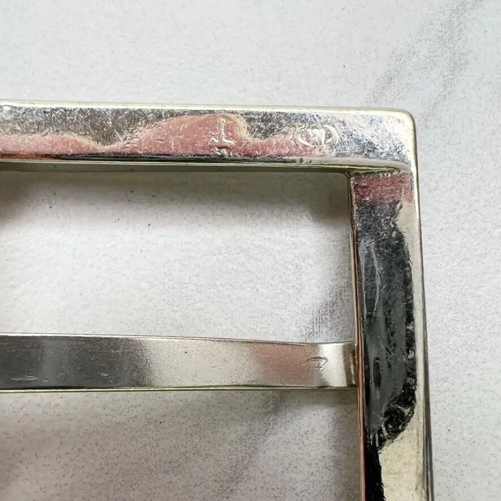 Unbranded silver tone